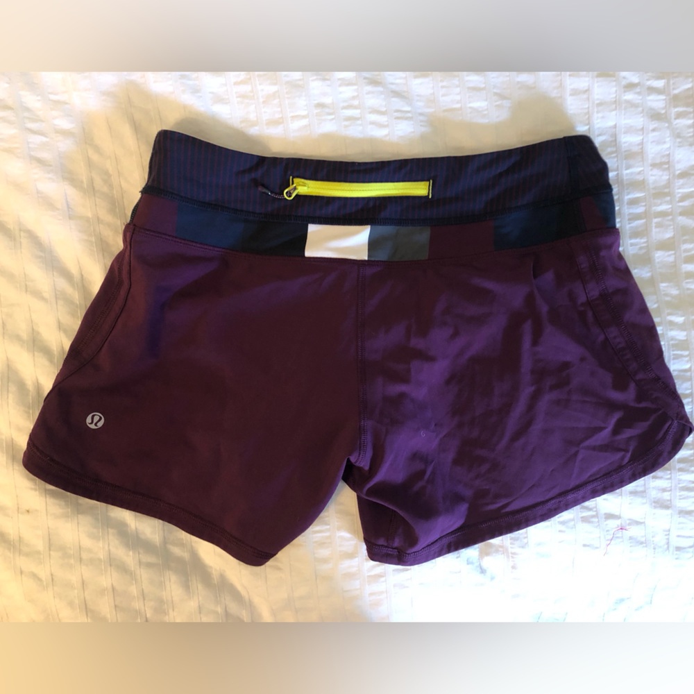 Lululemon Groovy Run Short Size 6 - image 1